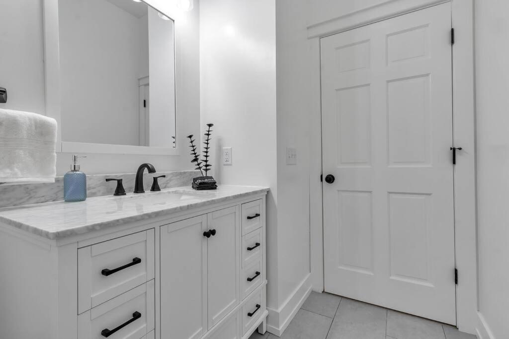 Carriage House Loft - King Bed And Garage Parking Buffalo Exterior foto