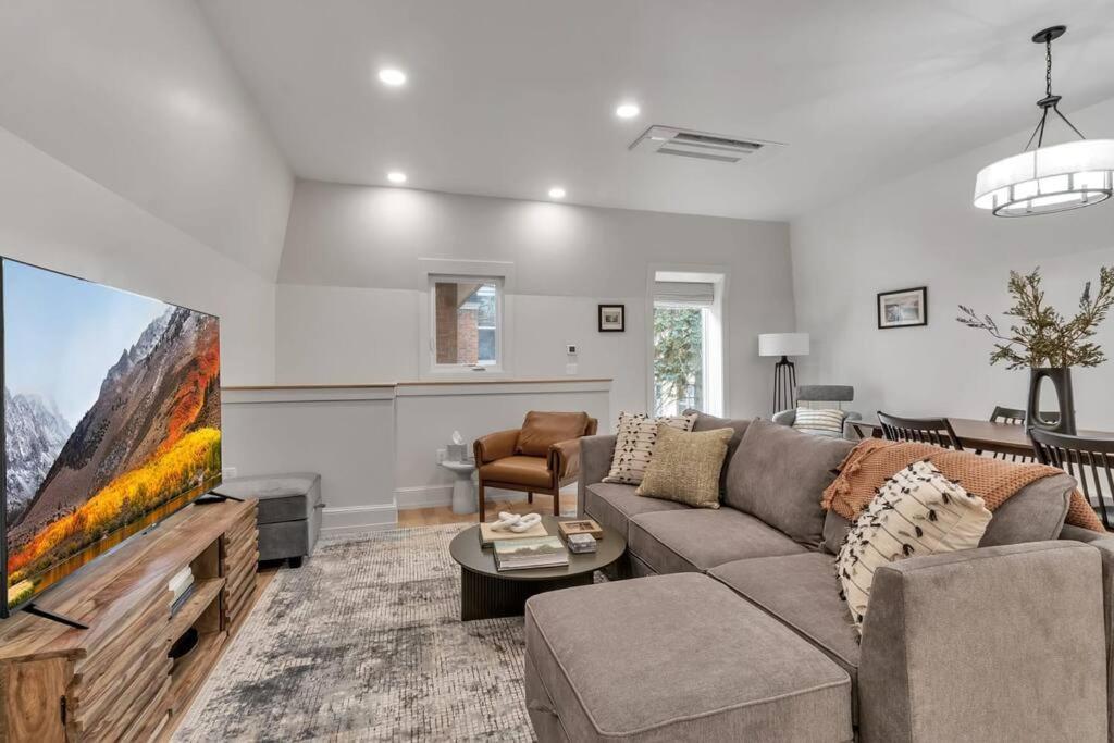 Carriage House Loft - King Bed And Garage Parking Buffalo Exterior foto