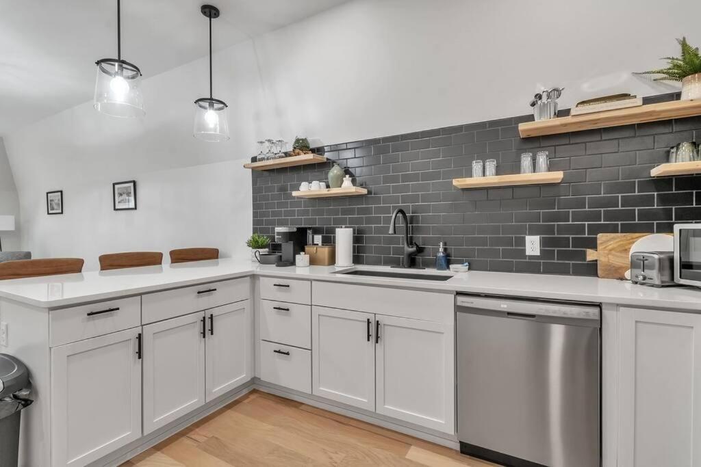 Carriage House Loft - King Bed And Garage Parking Buffalo Exterior foto