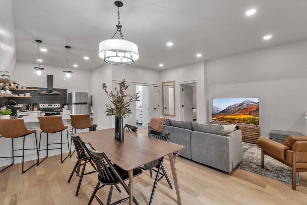 Carriage House Loft - King Bed And Garage Parking Buffalo Exterior foto