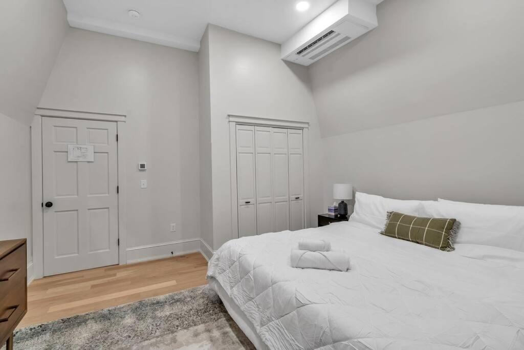 Carriage House Loft - King Bed And Garage Parking Buffalo Exterior foto